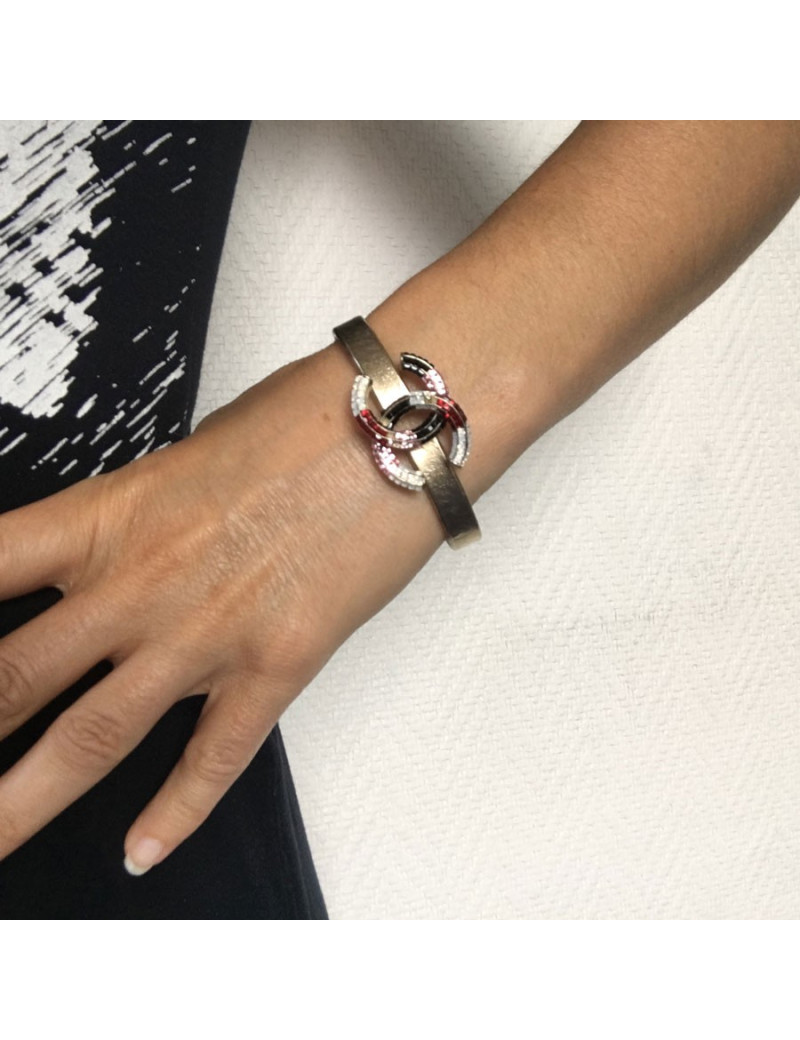 CHANEL bracelet gold gold metal pale and CC set with Rhinestones