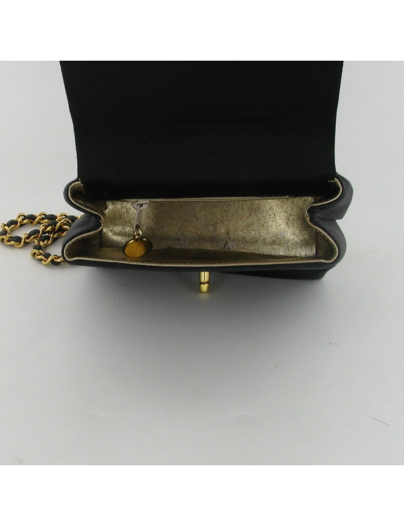 Petit sac en satin vintage CHANEL