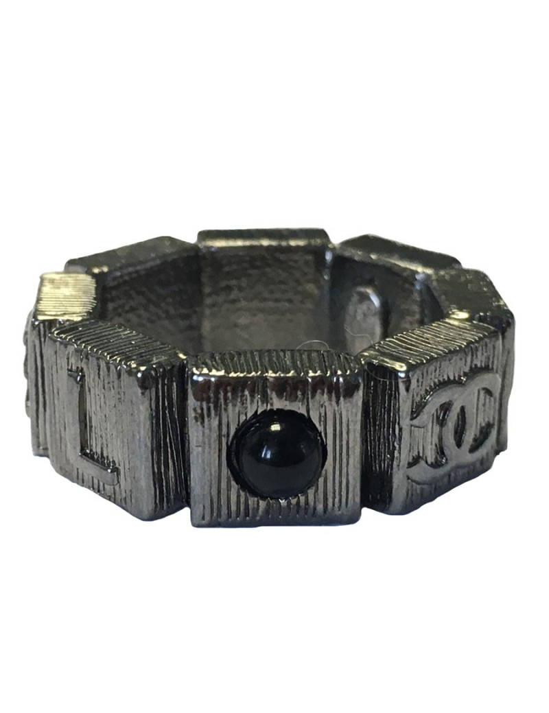 Bague CHANEL en métal argenté et perle noire T53