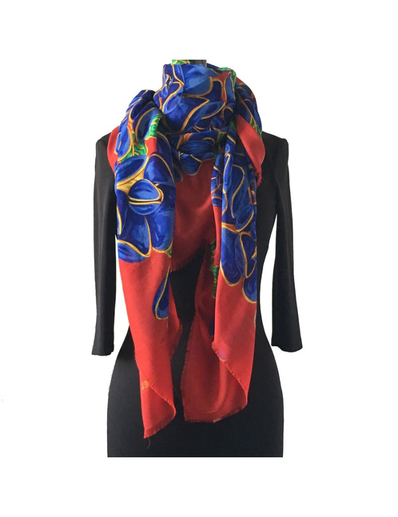 Châle CHANEL en laine et soie rouge, bleu, vert et or