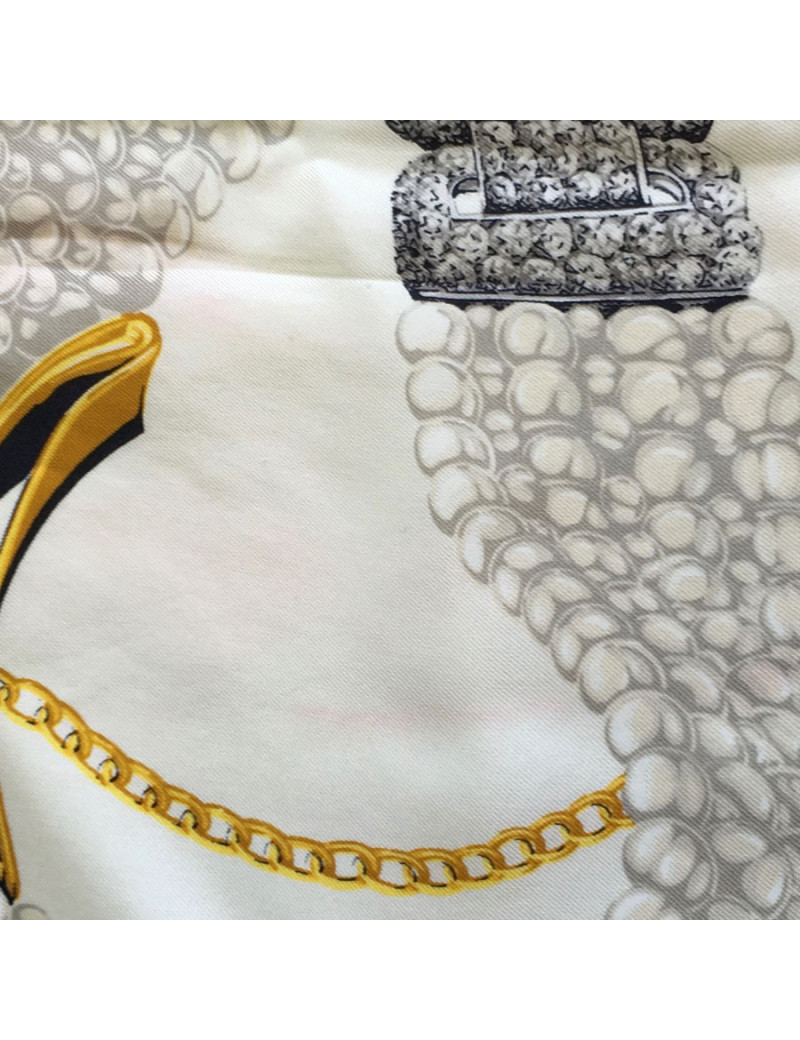 Foulard CARTIER "Must" en soie ivoire à bordure rouge