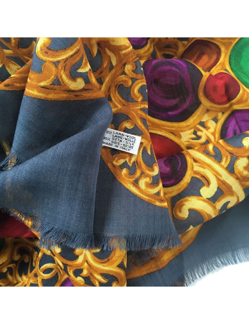 Châle CHANEL en laine et soie bleu gris 