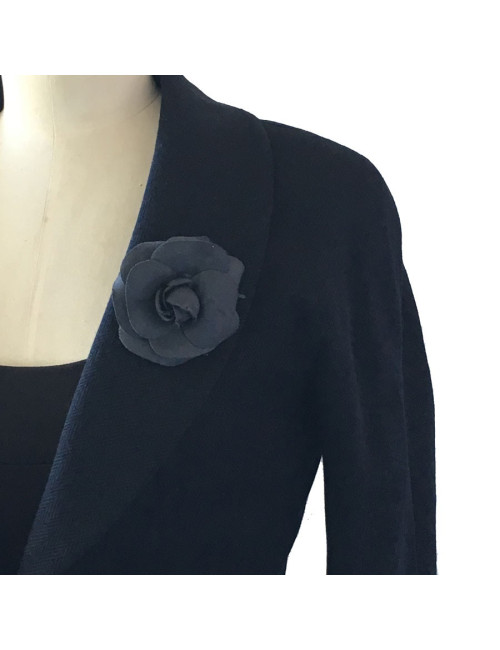 Broche camélia CHANEL en soie noire