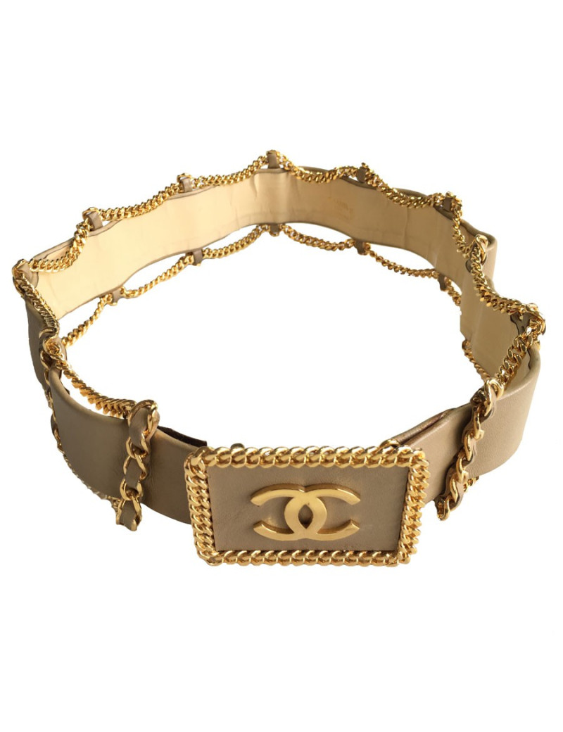 Belt CHANEL vintage in camel leather, chain, and Golden jewelry T85