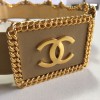 Belt CHANEL vintage in camel leather, chain, and Golden jewelry T85