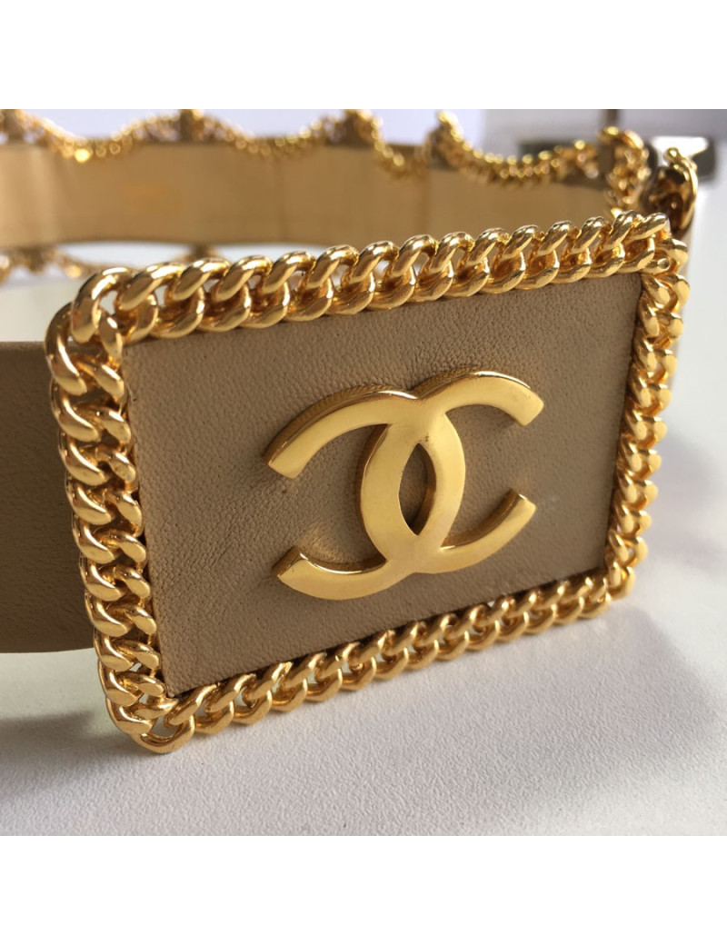 Belt CHANEL vintage in camel leather, chain, and Golden jewelry T85