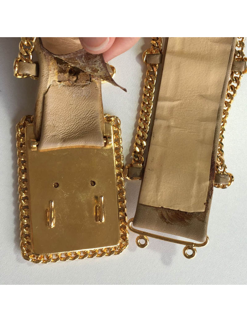 Belt CHANEL vintage in camel leather, chain, and Golden jewelry T85