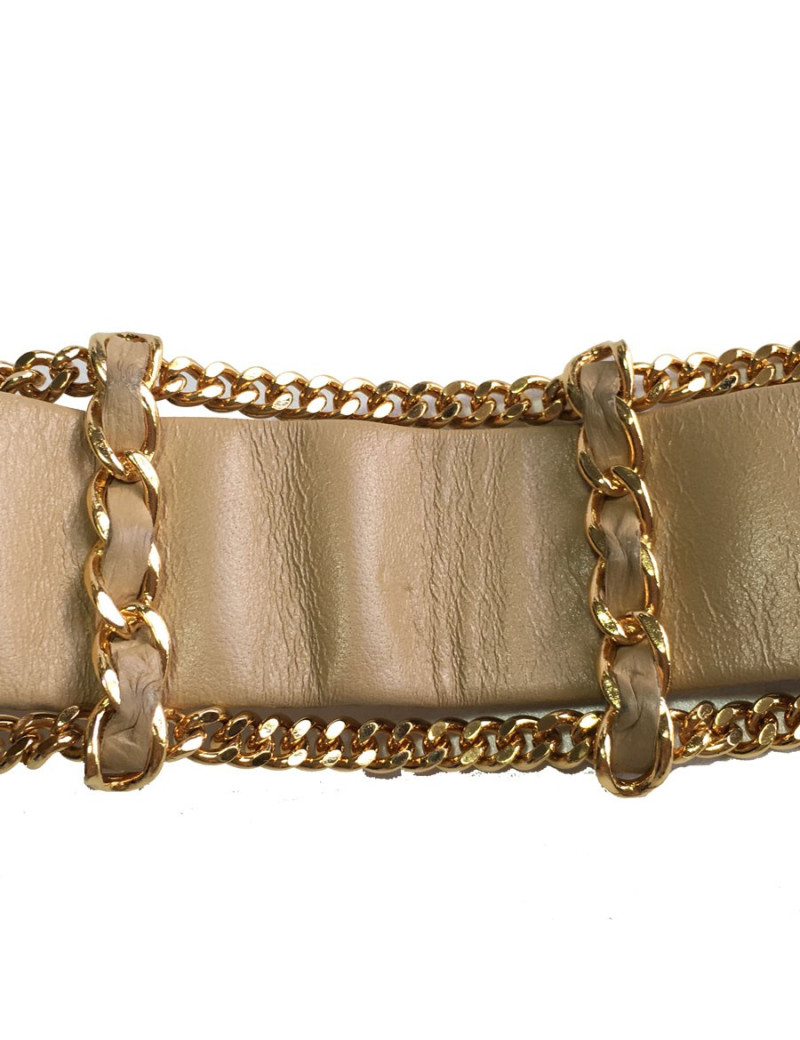 Ceinture CHANEL vintage en cuir camel, chaîne et bijouterie dorée T85