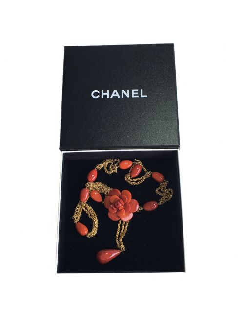 CHANEL couture necklace in gilded metal and camellia pendant in orange molten glass
