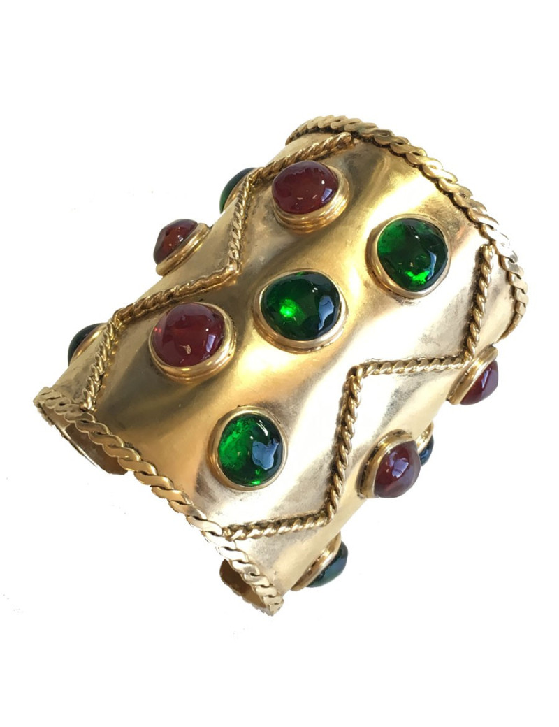 Manchette MARGUERITE de VALOIS en métal doré et pâte de verre couleur émeraude et grenat