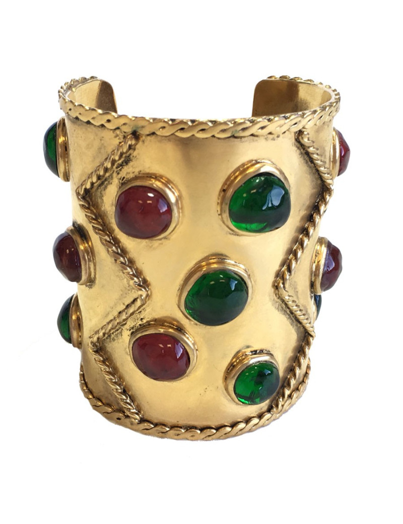 Manchette MARGUERITE de VALOIS en métal doré et pâte de verre couleur émeraude et grenat