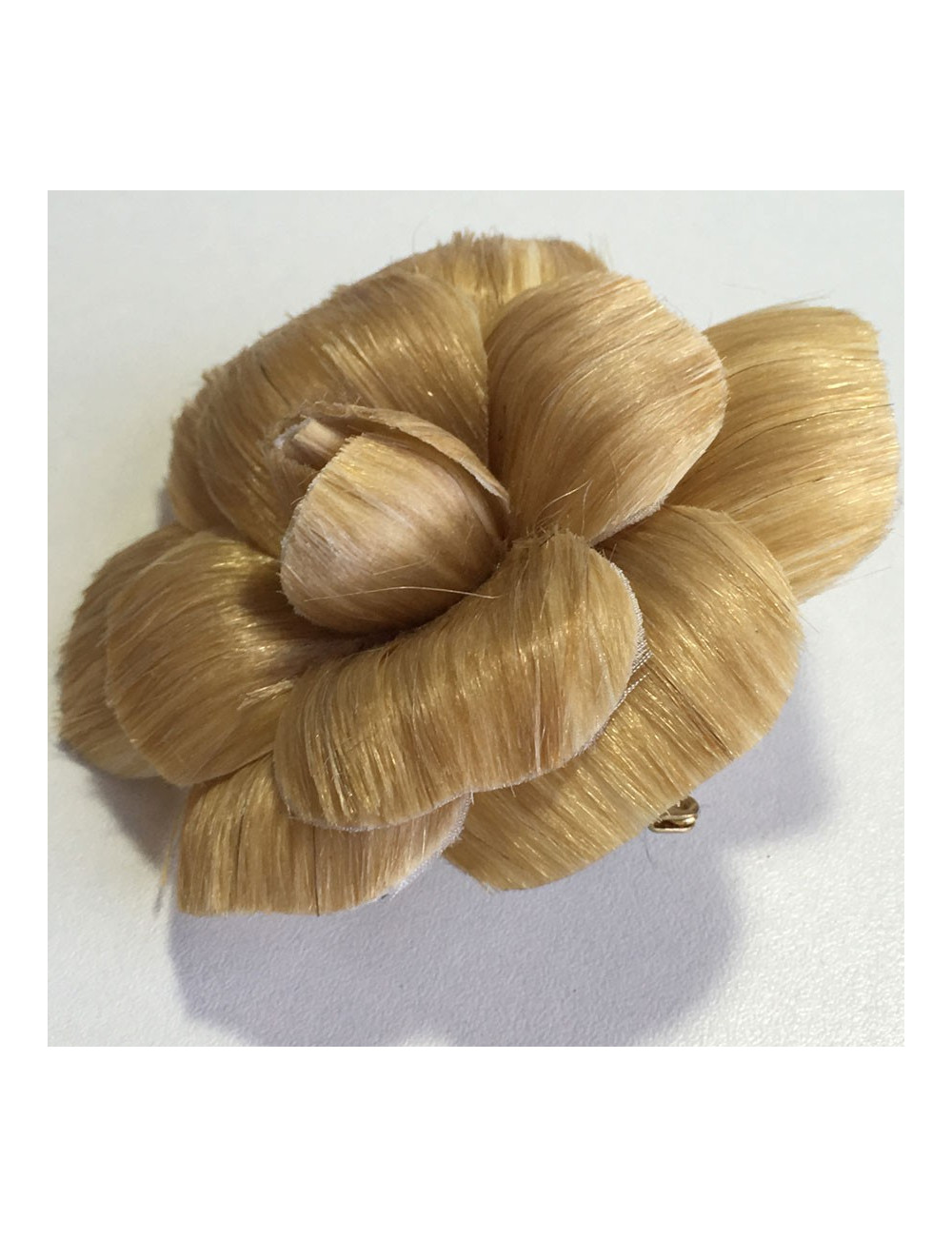 Broche CHANEL camélia blond