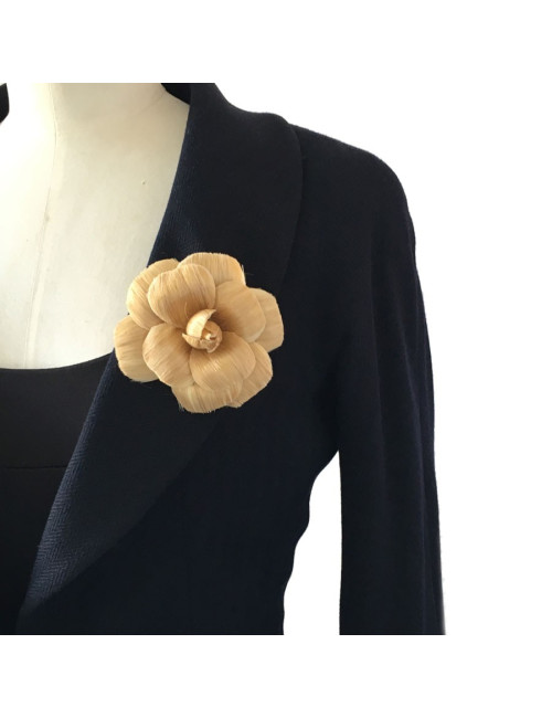 Broche CHANEL camélia blond