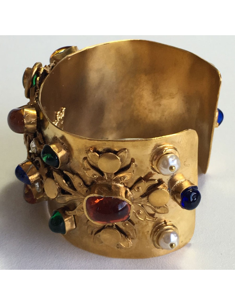 Manchette MARGUERITE de VALOIS en métal doré , pâte de verre multicolore et strass