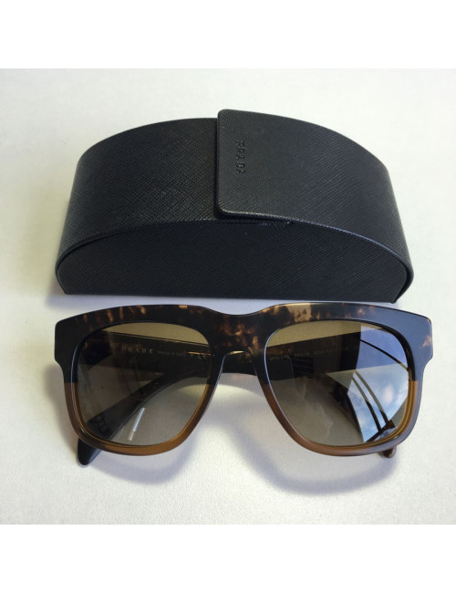 Lunettes de soleil PRADA façon écaille de tortue marron mat
