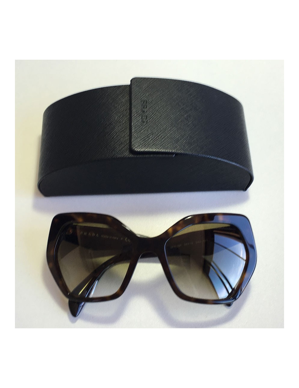 Lunettes de soleil PRADA façon écaille de tortue marron