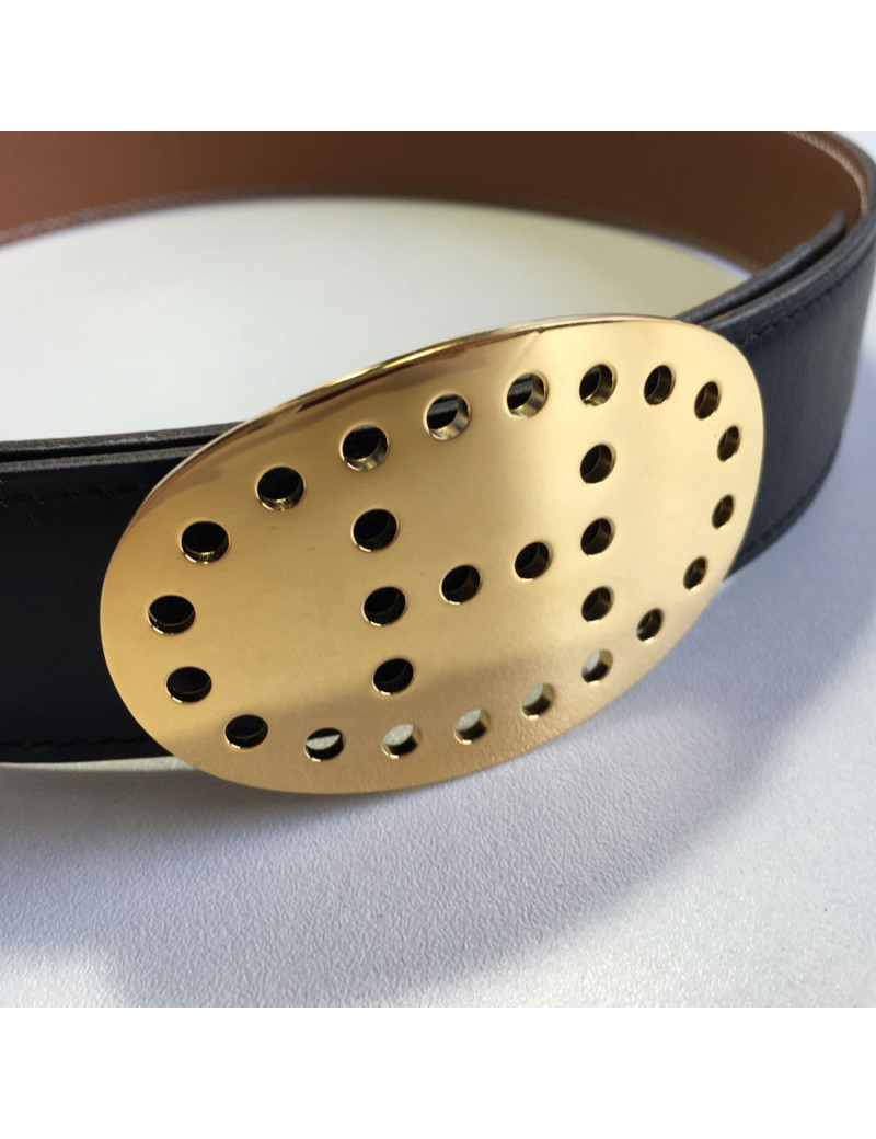 Ceinture HERMES en cuir lisse noir bijouterie dorée T65