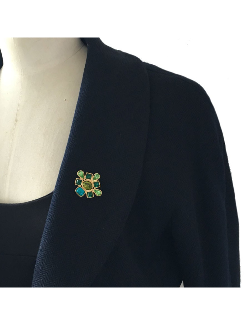 Pin’s YVES SAINT LAURENT