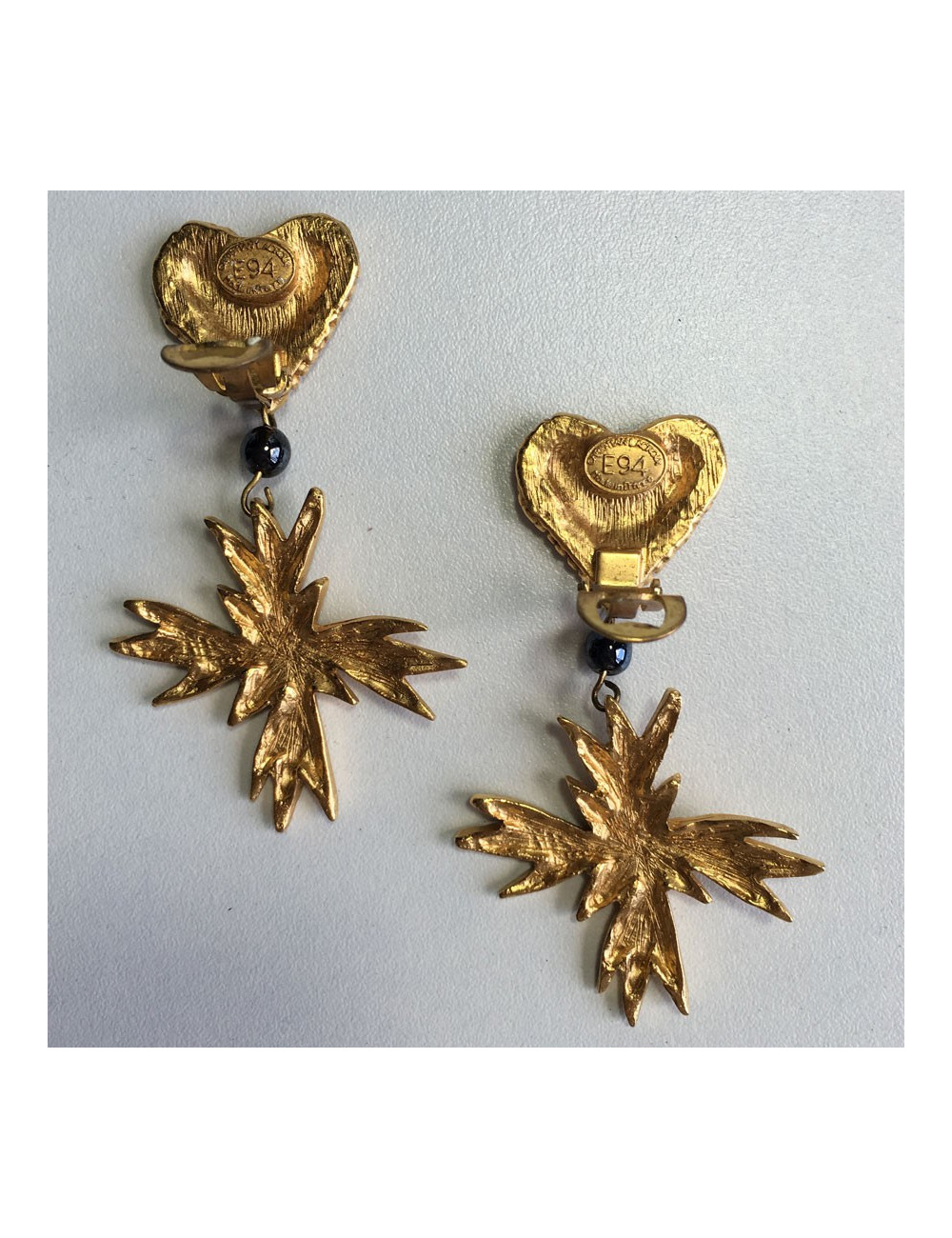Clips CHRISTIAN LACROIX heart and gold metal cross pendants