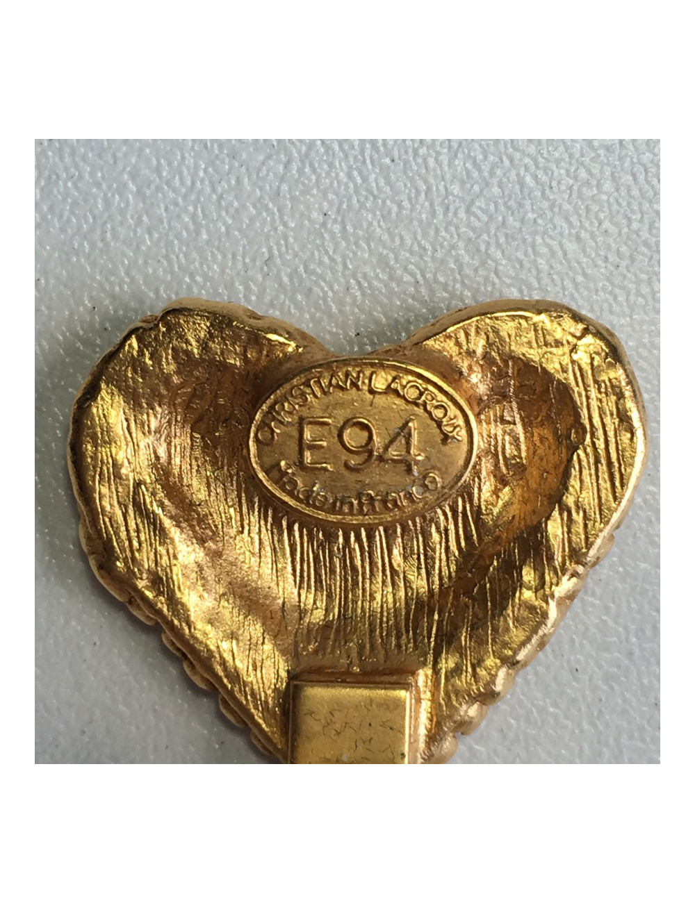 Clips CHRISTIAN LACROIX heart and gold metal cross pendants