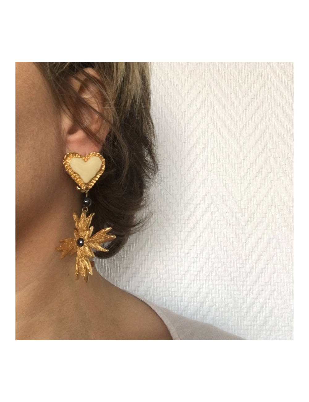 Clips CHRISTIAN LACROIX heart and gold metal cross pendants