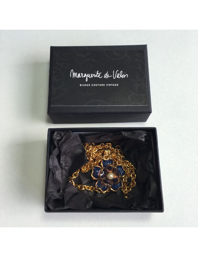 Collier MARGUERITE de VALOIS Fleurette en pâte de verre couleur saphir