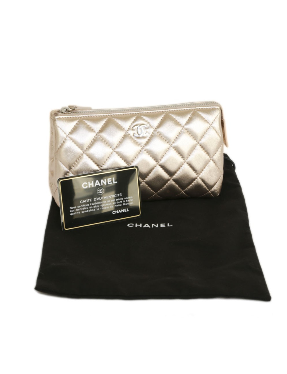 CHANEL shiny powder pink quilted leather wallet
