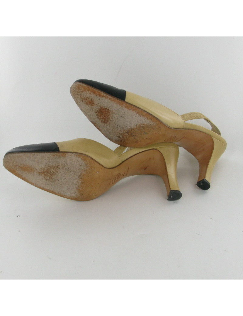 Escarpins bicolores CHANEL