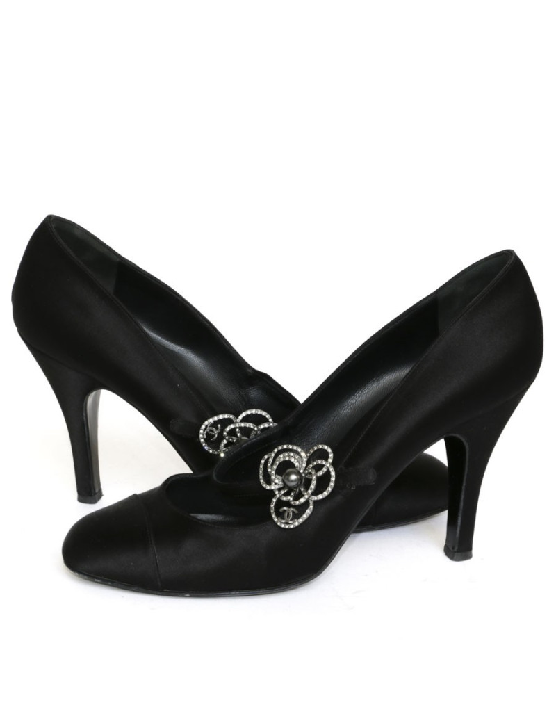 CHANEL T 40.5 black silk satin pumps