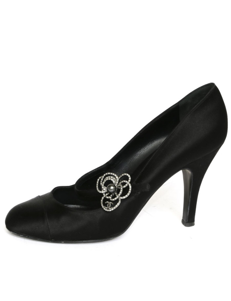 CHANEL T 40.5 black silk satin pumps