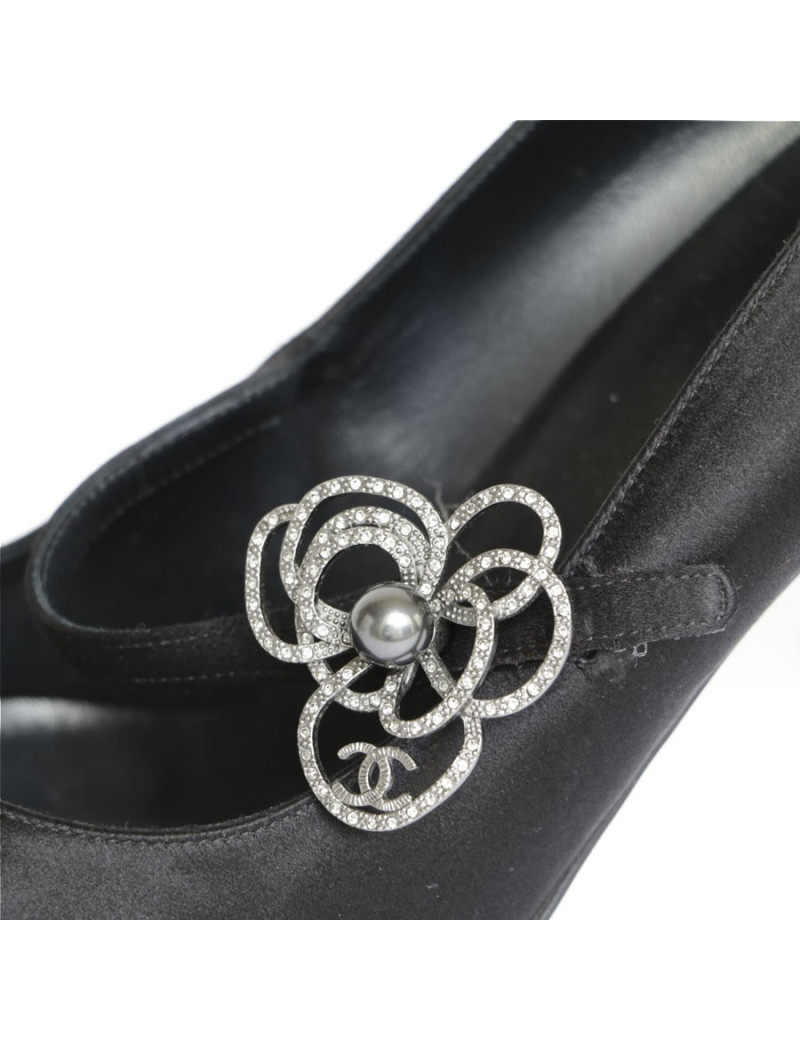 CHANEL T 40.5 black silk satin pumps