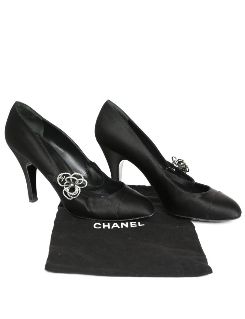 Escarpins CHANEL T 40,5 satin noir