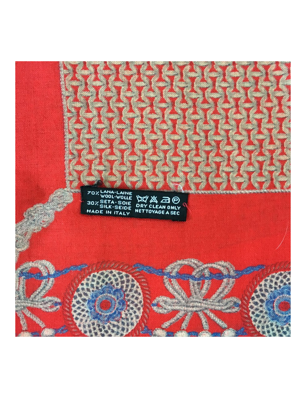 Châle CHANEL frangé en laine et soie rouge 