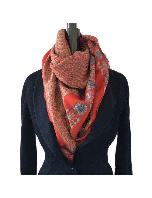 Châle CHANEL frangé en laine et soie rouge 