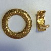 Boucles d'oreille clips CHANEL pendantes vintage dorés