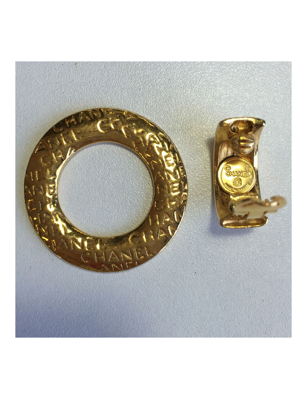 Boucles d'oreille clips CHANEL pendantes vintage dorés