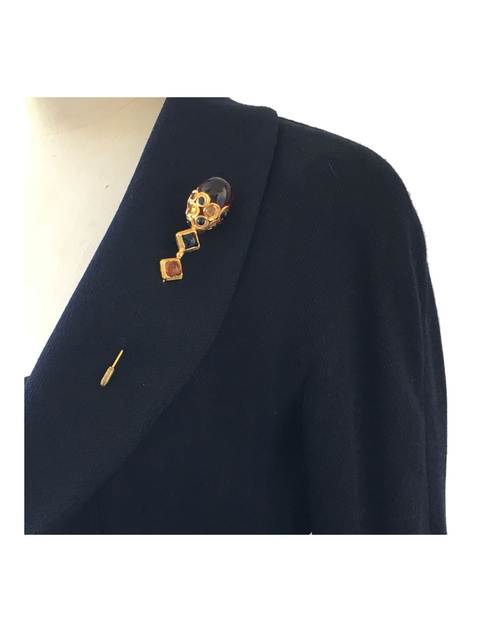 PIN LOEWE gold and glass vintage