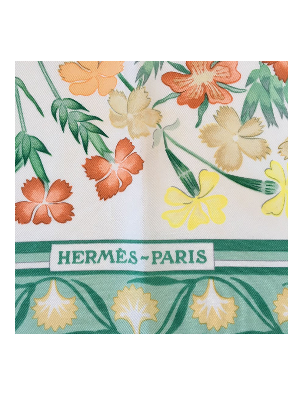 Carré HERMES "Oeillet sauvage et autres Caryophyllées" en soie multicolore