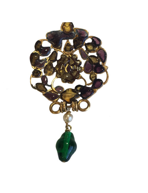 Pendentif MARGUERITE de VALOIS en métal or vieilli, pâte de verre et strass