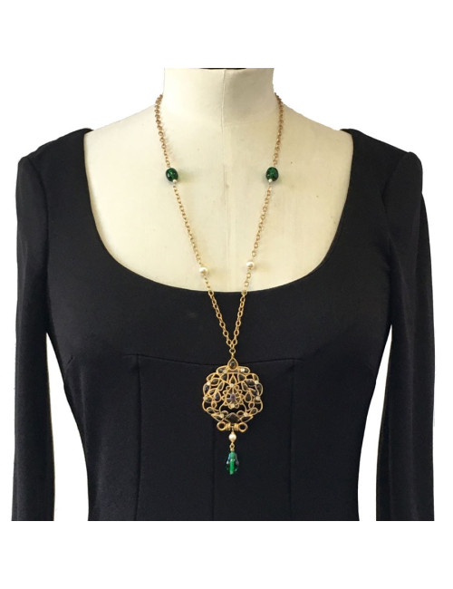 Pendentif MARGUERITE de VALOIS en métal or vieilli, pâte de verre et strass