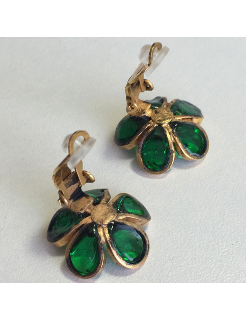 Boucles d'oreille clips MARGUERITE de VALOIS fleurette en pâte de verre couleur émeraude