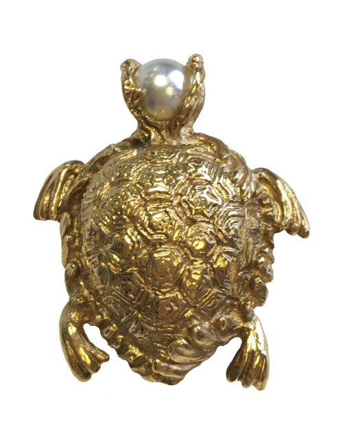 Broche YVES SAINT LAURENT tortue en métal doré et perle nacrée