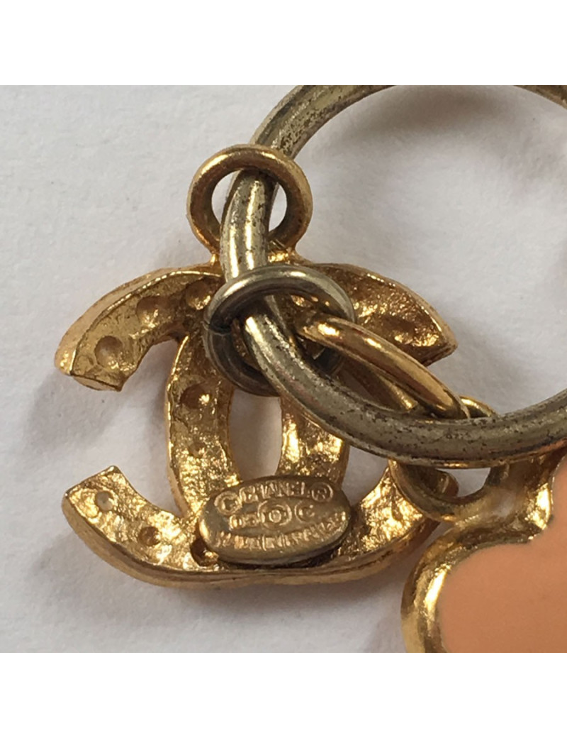 Nails CHANEL earrings gold