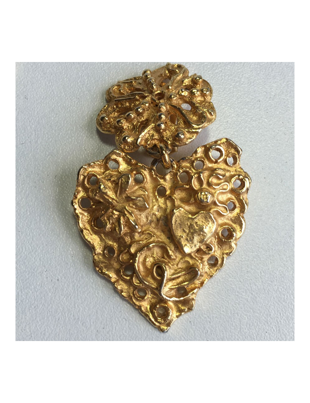 Golden vintage CHRISTIAN LACROIX clips