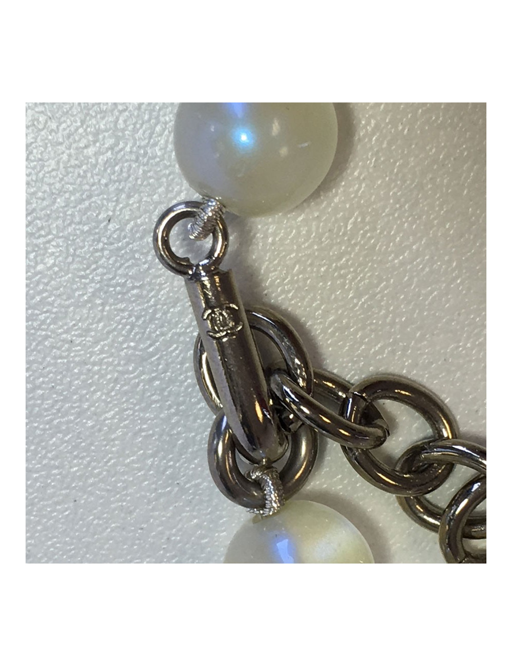 Collier CHANEL perles claires