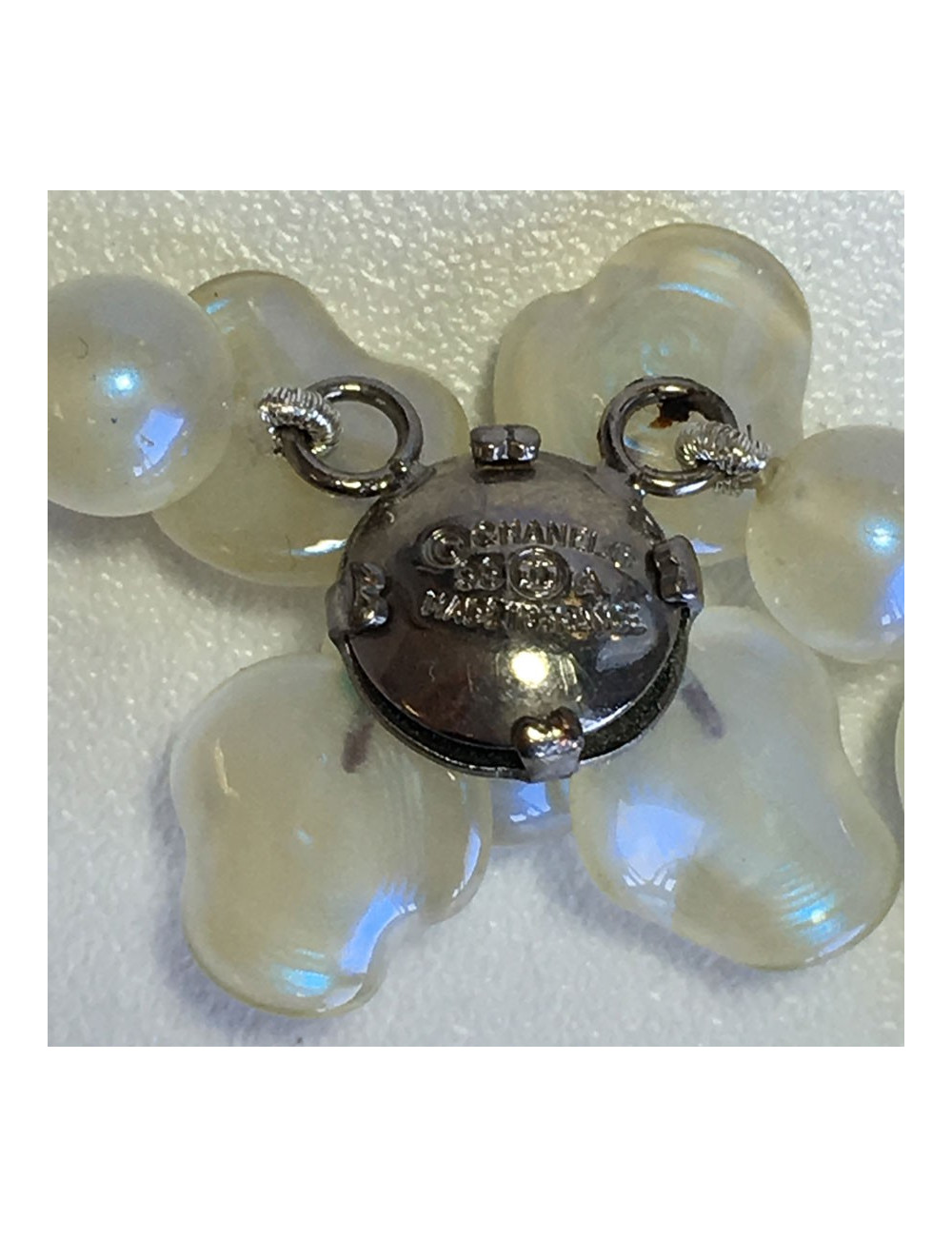 Collier CHANEL perles claires