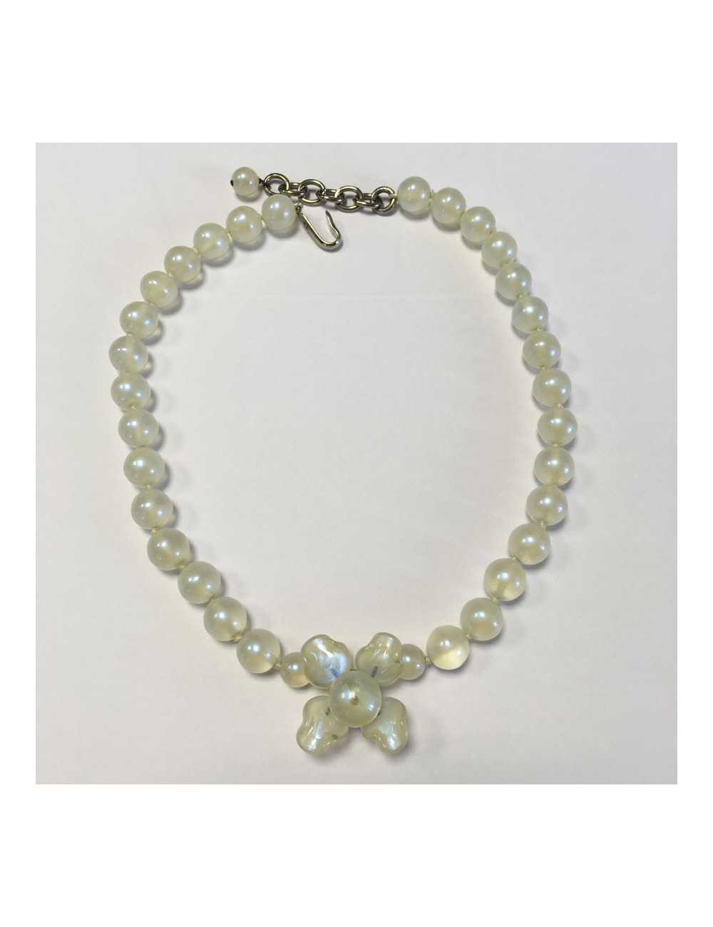 Collier CHANEL perles claires