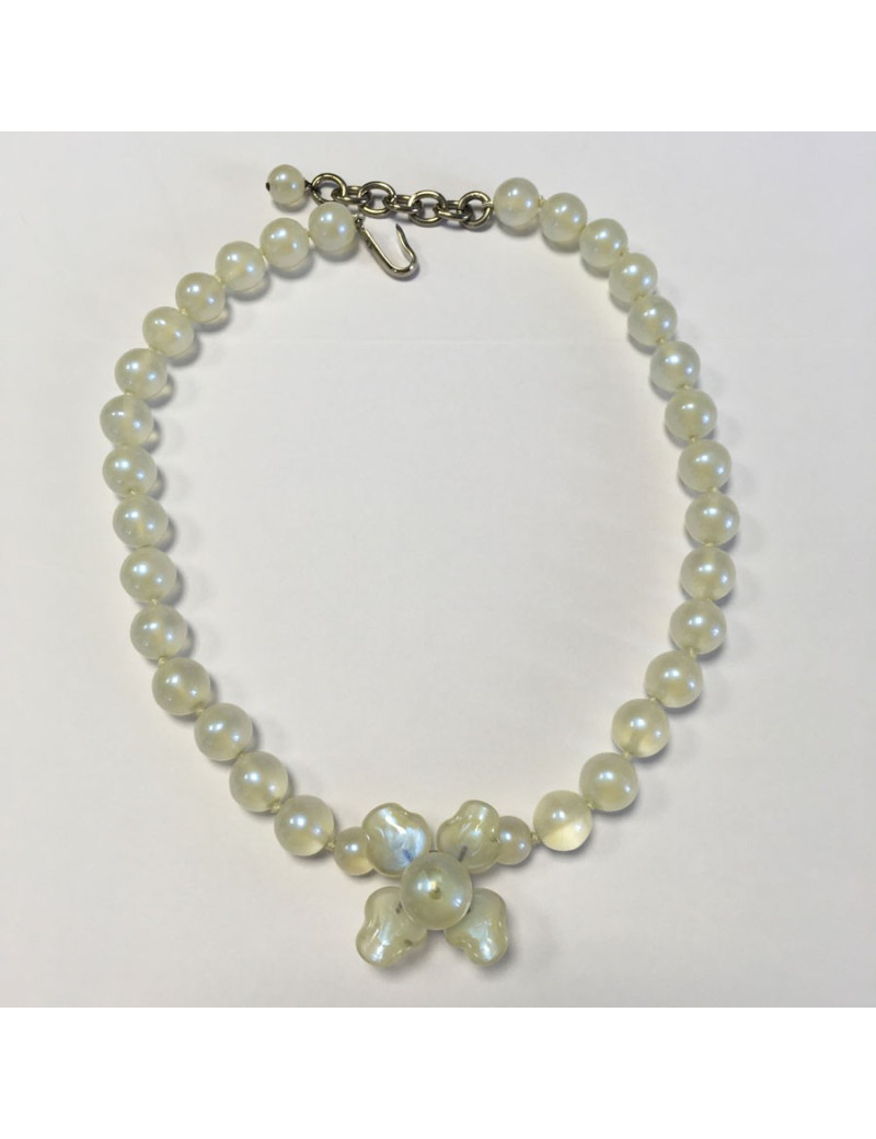 Collier CHANEL perles claires