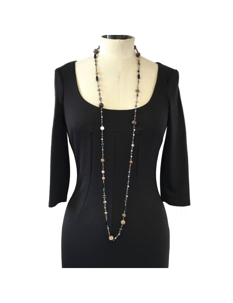 Sautoir CHANEL perles brunes, mauves et noires