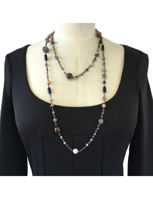 Sautoir CHANEL perles brunes, mauves et noires